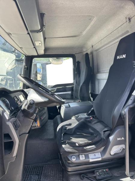 Camion à rideaux coulissants MAN TGL 12.250