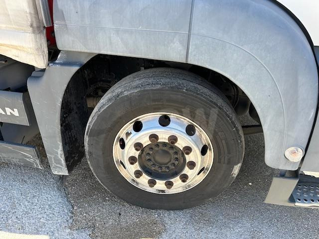 Camion à rideaux coulissants MAN TGS 18.440