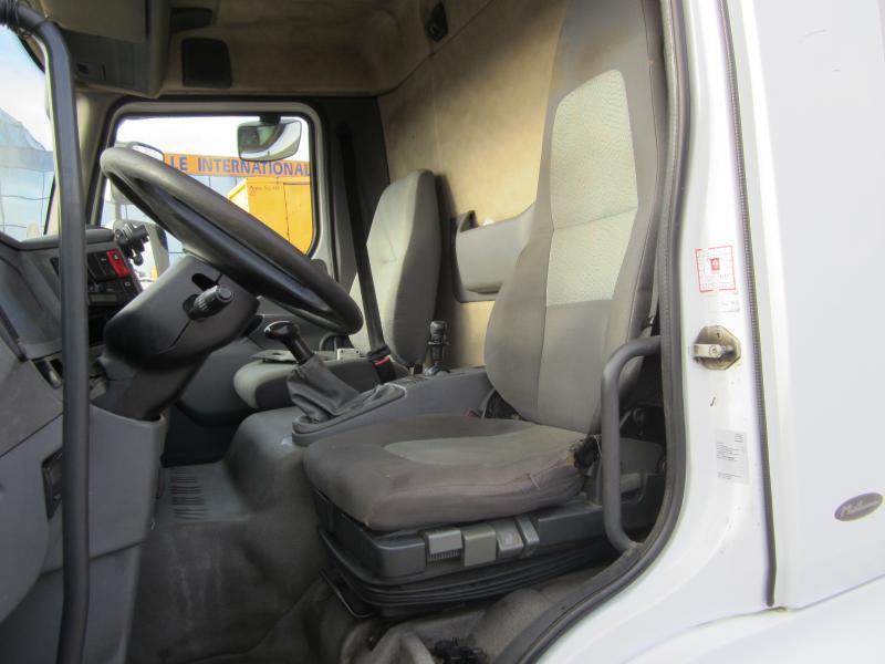 Camion à rideaux coulissants Renault Midlum 180 DCI