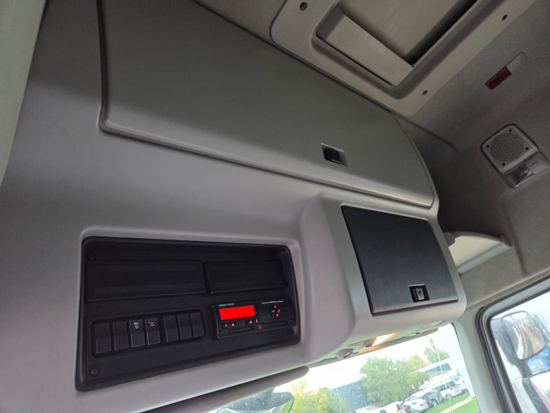 Camion à rideaux coulissants Renault Premium 460dxi