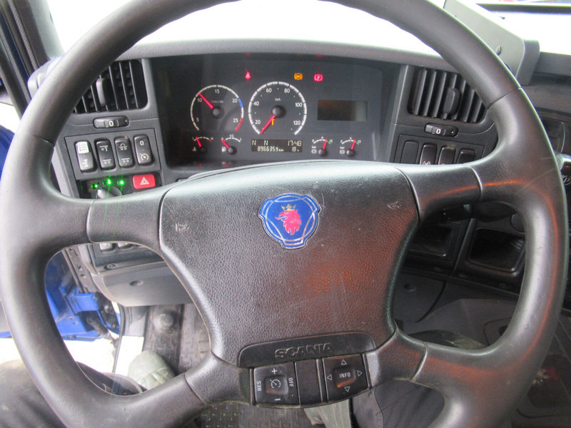 Camion à rideaux coulissants Scania p310