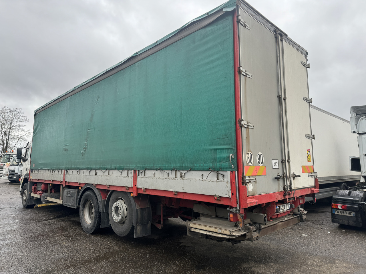 Camion à rideaux coulissants VOLVO FM 400