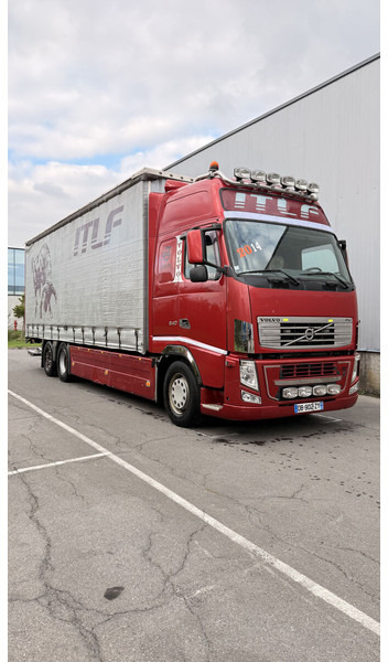 Camion à rideaux coulissants Volvo FH13 540