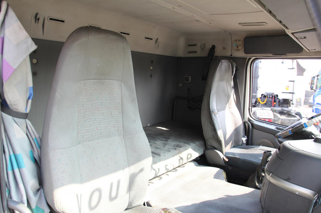 Camion à rideaux coulissants Volvo FM  9 260 Schlafkabine Schaltgetriebe LBW L 8,25m