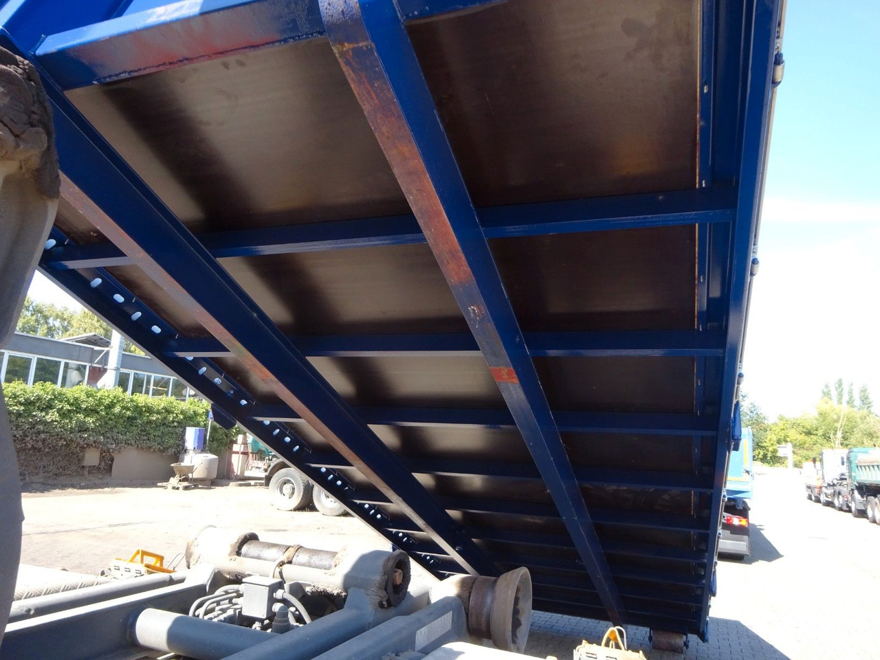 Camion ampliroll 12 cbm Abrollcontainer Pritsche