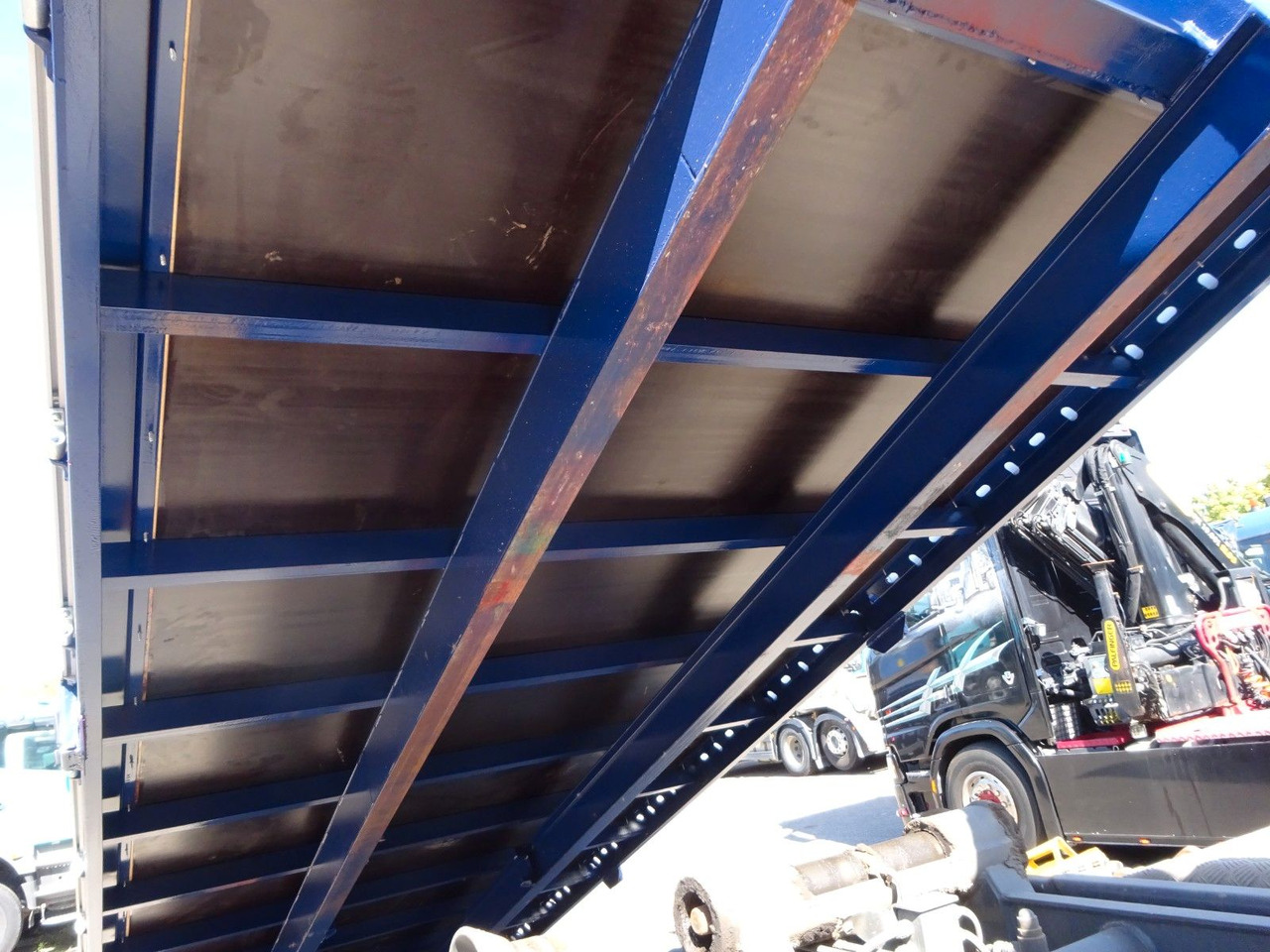 Camion ampliroll 12 cbm Abrollcontainer Pritsche