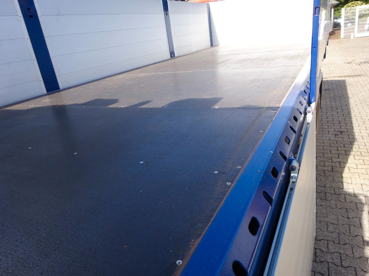 Camion ampliroll 12 cbm Abrollcontainer Pritsche