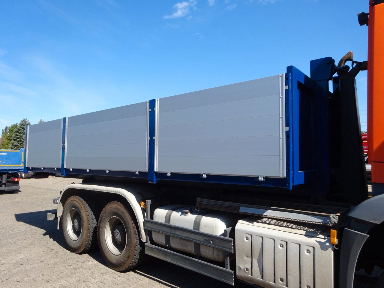 Camion ampliroll 12 cbm Abrollcontainer Pritsche