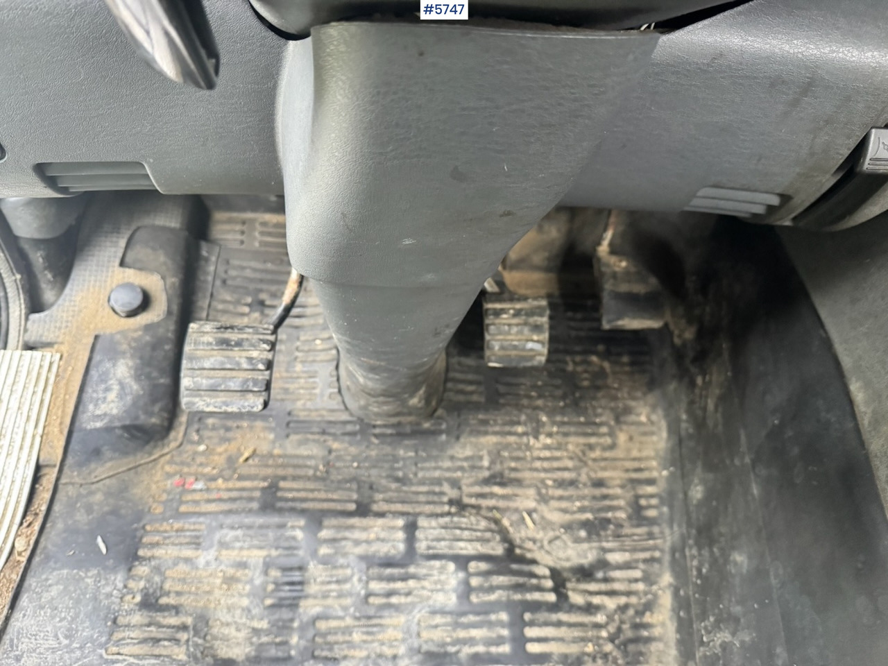 Camion ampliroll 1998 Scania 94D 310 Hook‑truck