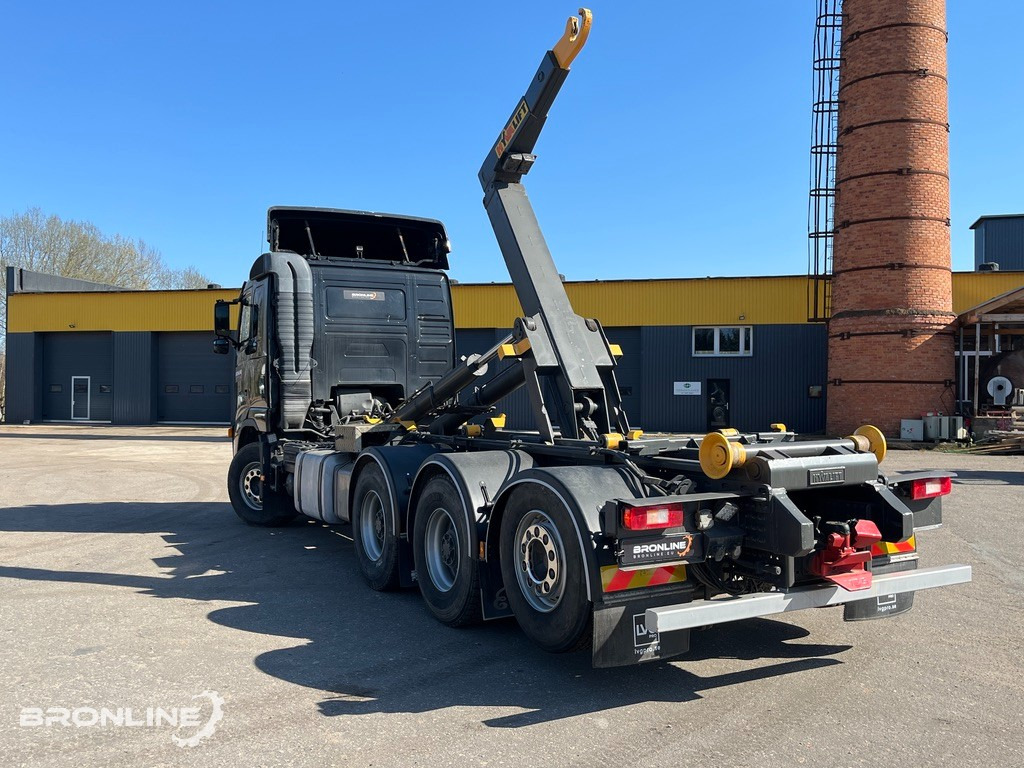 Camion ampliroll 2005 Volvo FH12 8x4 + konkslift 26t