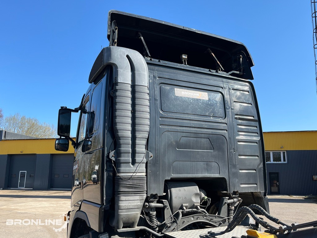 Camion ampliroll 2005 Volvo FH12 8x4 + konkslift 26t