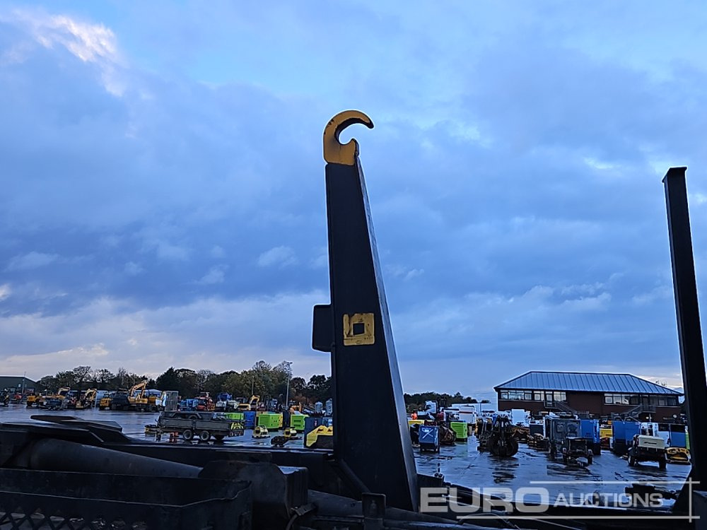 Camion ampliroll 2005 Volvo FM12 340