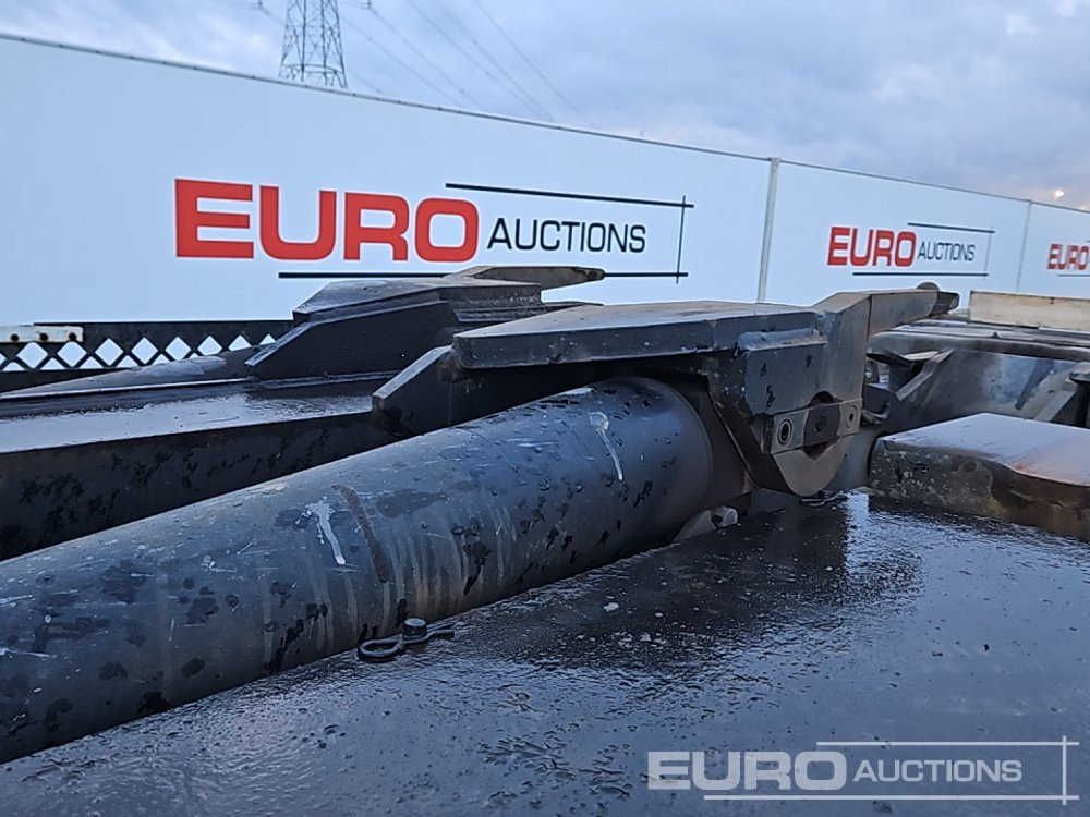 Camion ampliroll 2005 Volvo FM12 340