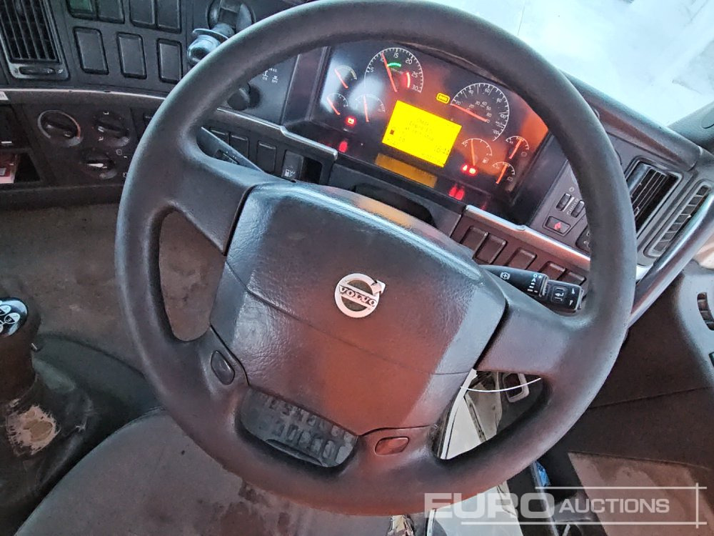 Camion ampliroll 2005 Volvo FM12 340