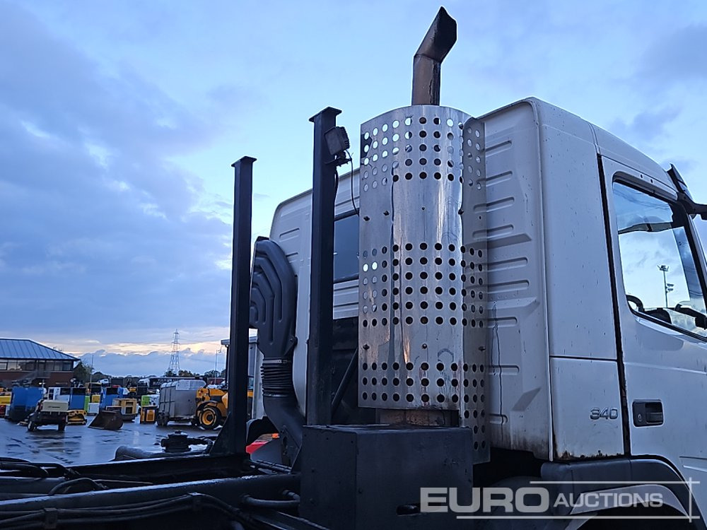 Camion ampliroll 2005 Volvo FM12 340