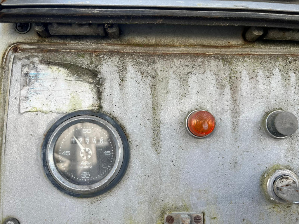 Camion ampliroll Abrollcontainer Betonmischaufbau mit sep. Motor