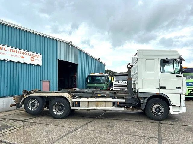 Camion ampliroll DAF 95.480 XF SPACECAB 6x2 WITH HOOK-ARM SYSTEM (EURO 3 / ZF16 MANUAL GEARBOX / ZF-INTARDER / STEEL-/AIR SUSPENSION / AIRCONDITIONIN