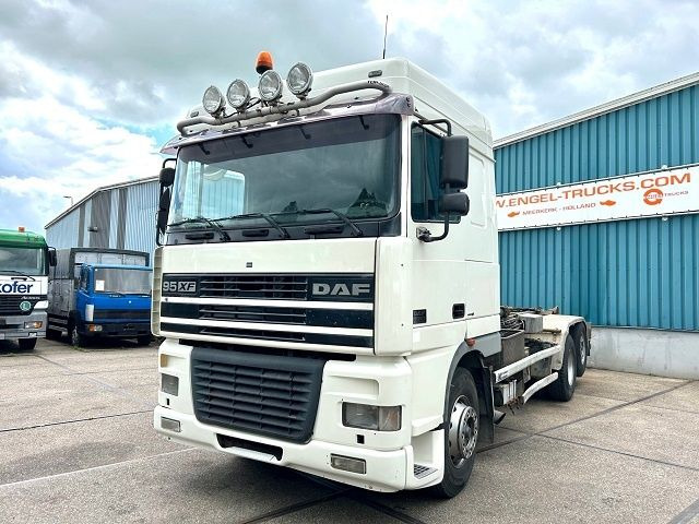 Camion ampliroll DAF 95.480 XF SPACECAB 6x2 WITH HOOK-ARM SYSTEM (EURO 3 / ZF16 MANUAL GEARBOX / ZF-INTARDER / STEEL-/AIR SUSPENSION / AIRCONDITIONIN