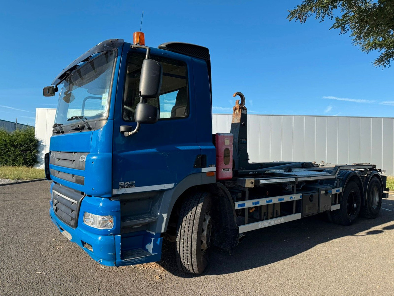 Camion ampliroll DAF CF85.360. Klima. E5. VDL. Tempomat