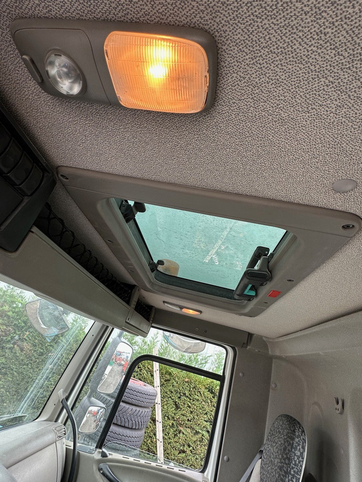 Camion ampliroll DAF CF 85.360