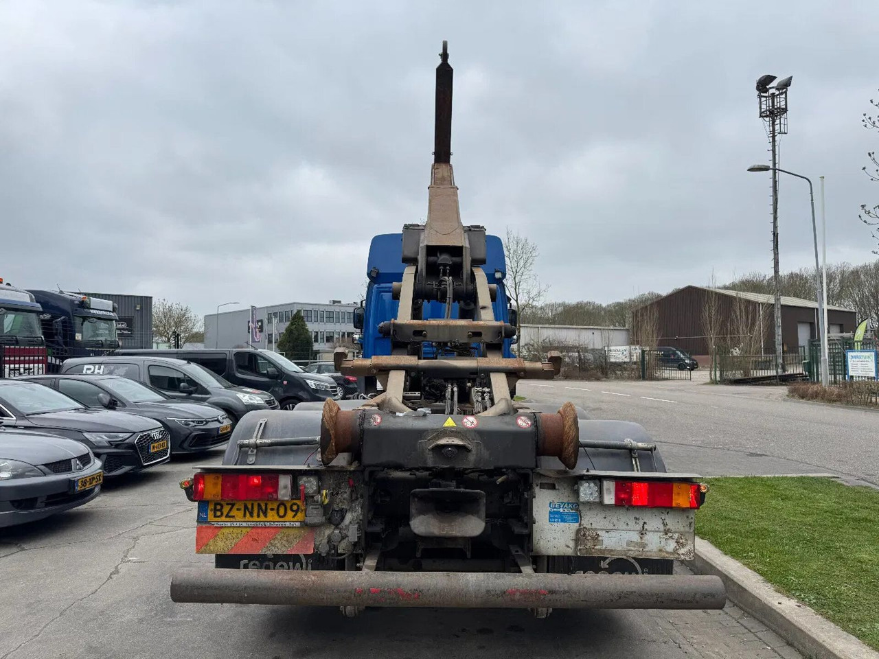 Camion ampliroll DAF CF 85 6X2 - EURO 5 + VDL HOOK + LIFT AXLE + TÜV