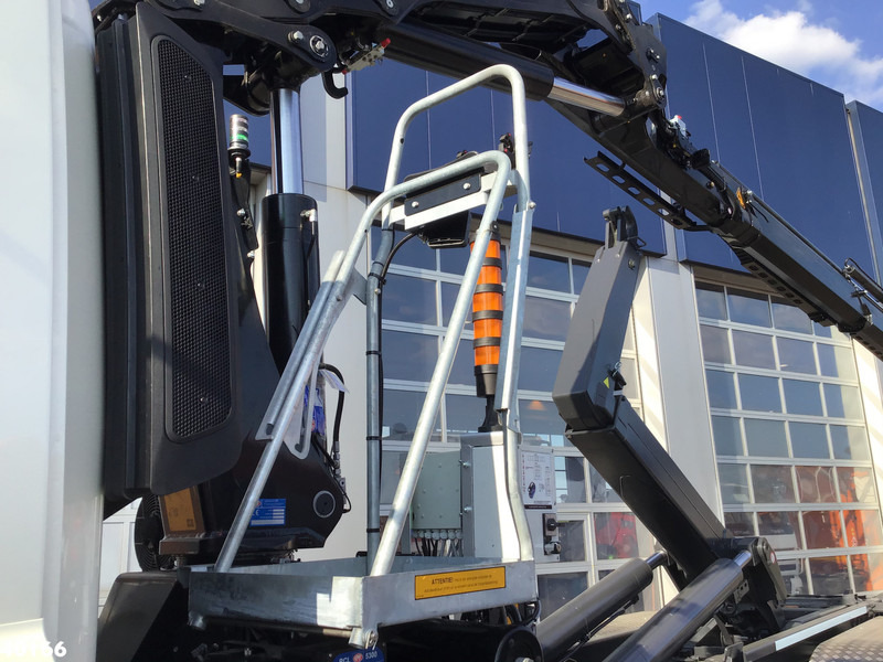 Camion ampliroll DAF FAN CF 430 HMF 23 Tonmeter laadkraan