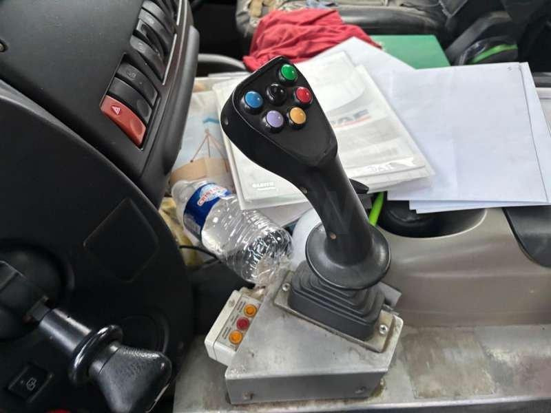 Camion ampliroll DAF GRUE 85.410 6X4