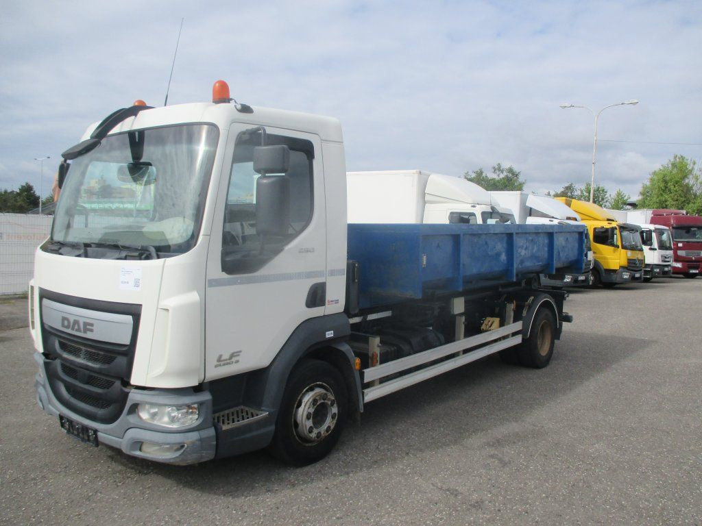Camion ampliroll DAF LF 12.250