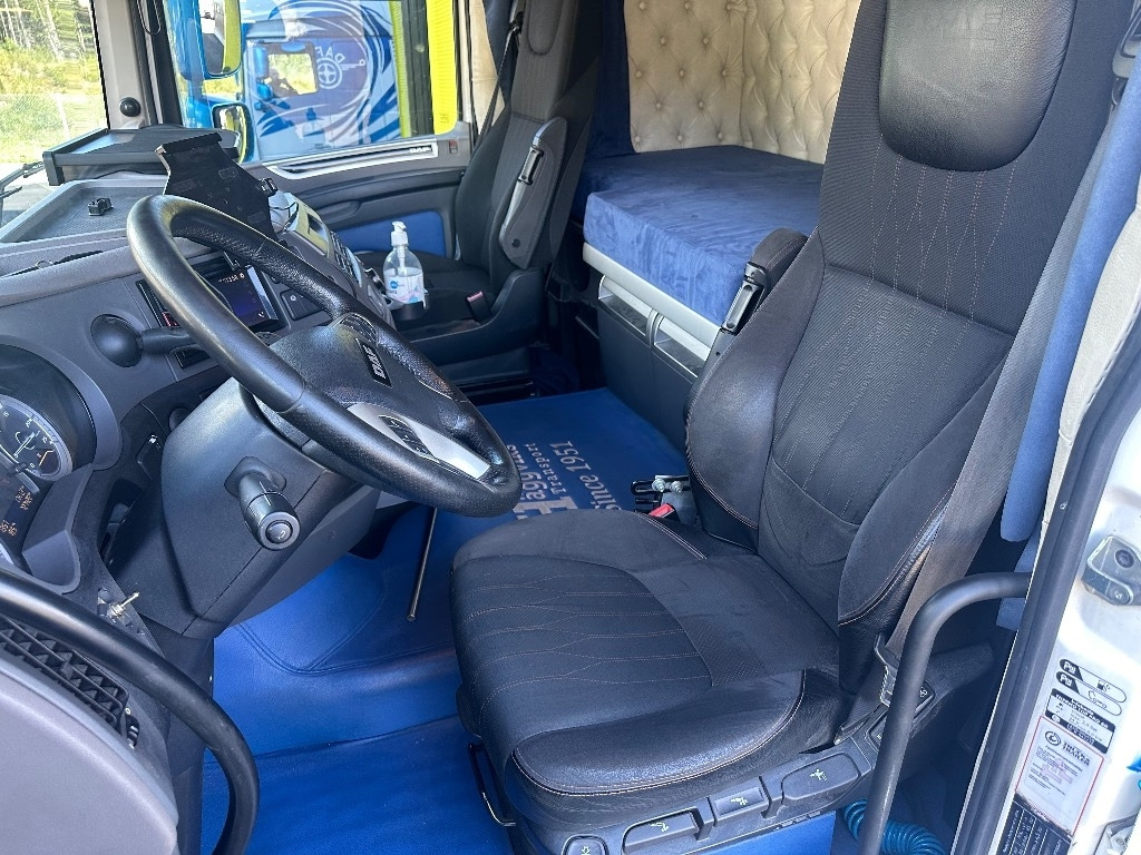 Camion ampliroll DAF XF 530 6x2*4