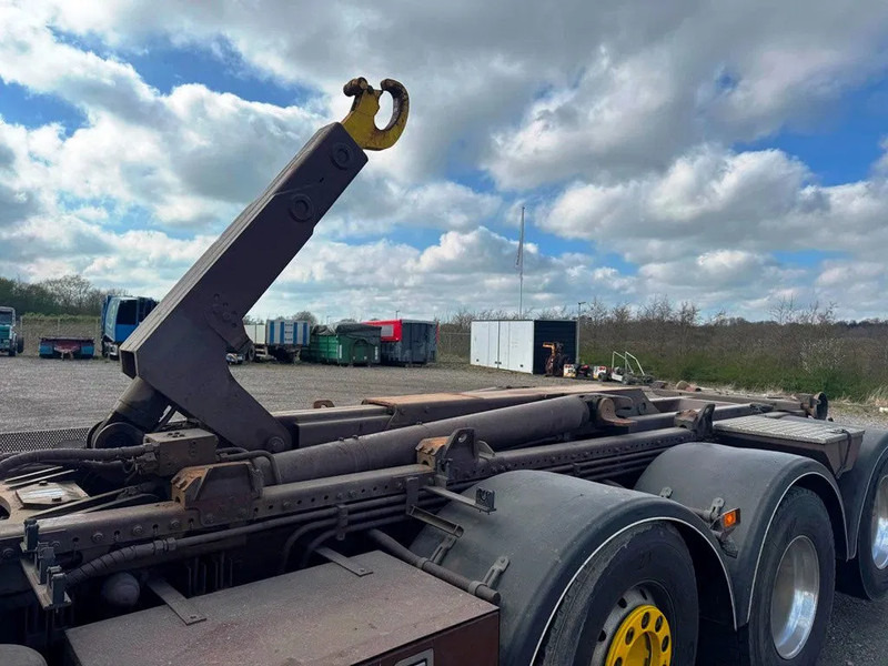 Camion ampliroll DAF XF 530 Hoglift with knæk arm.