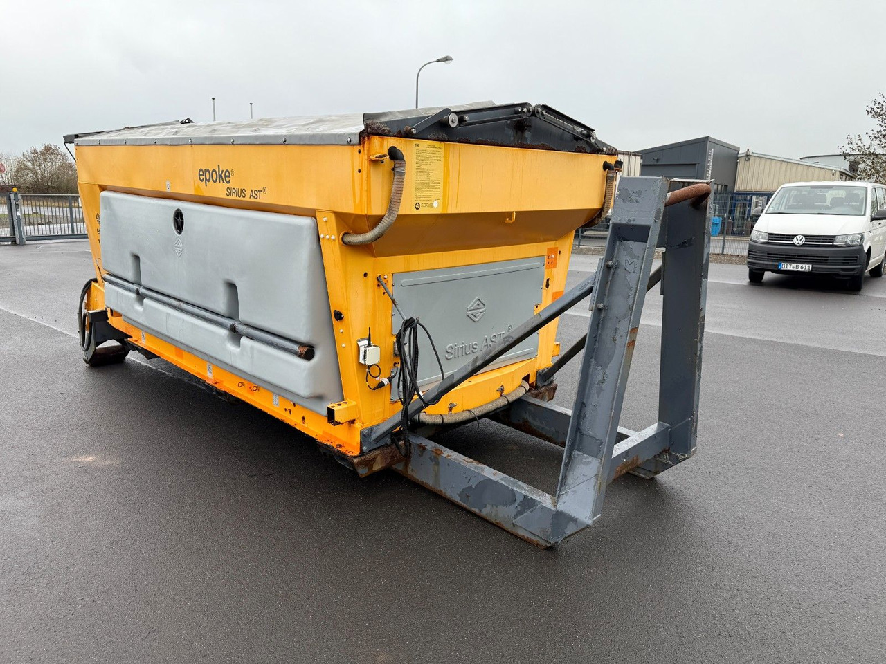 Camion ampliroll Epoke Salzstreuer Winterdienst Bandstreuer