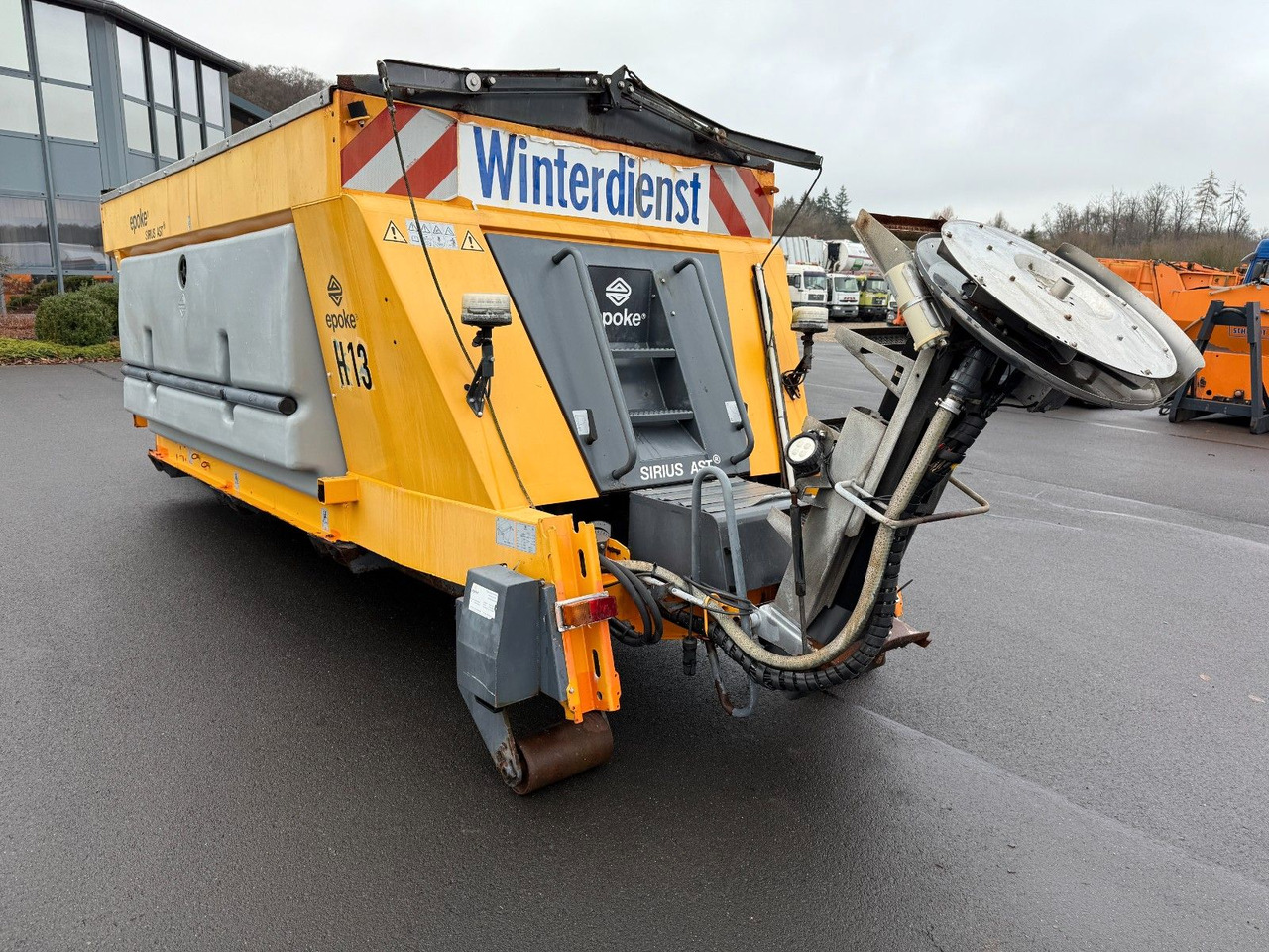 Camion ampliroll Epoke Salzstreuer Winterdienst Bandstreuer