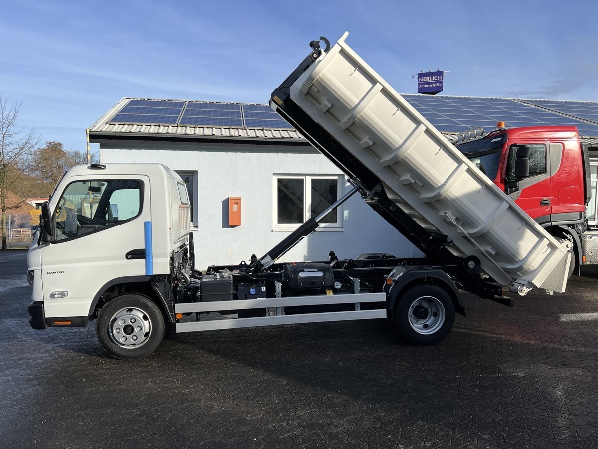 Camion ampliroll FUSO Canter FUSO 7C18 City Abrollkipper Miete