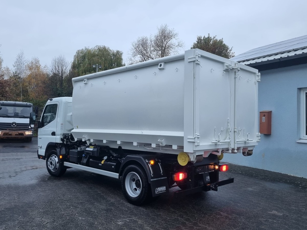 Camion ampliroll FUSO Canter FUSO 7C18 City Abrollkipper Miete