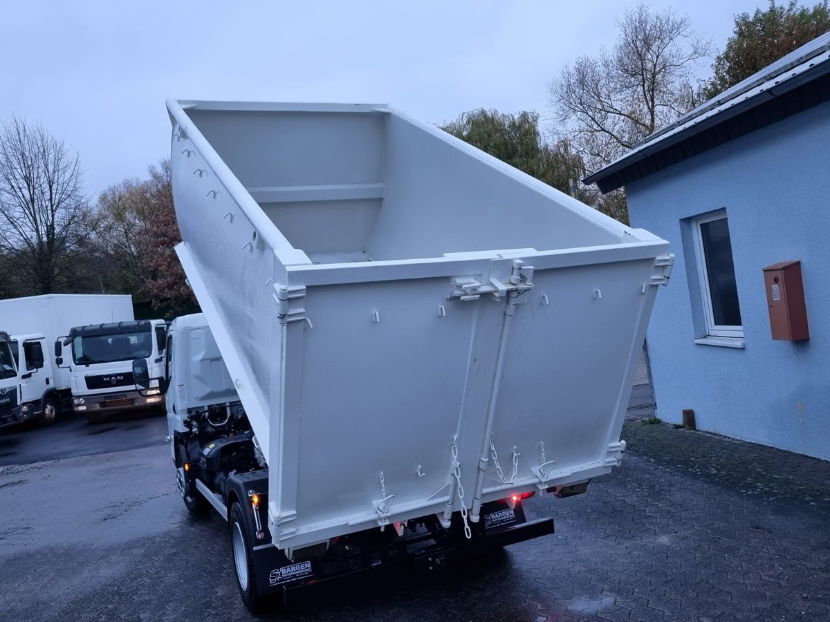 Camion ampliroll FUSO Canter FUSO 7C18 City Abrollkipper Miete