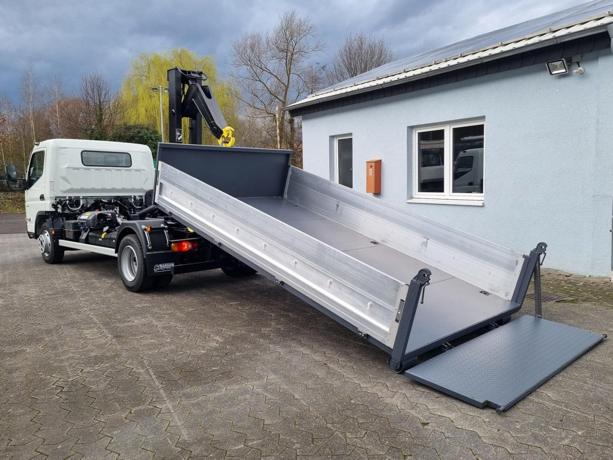 Camion ampliroll FUSO Canter FUSO 7C18 City Abrollkipper Miete