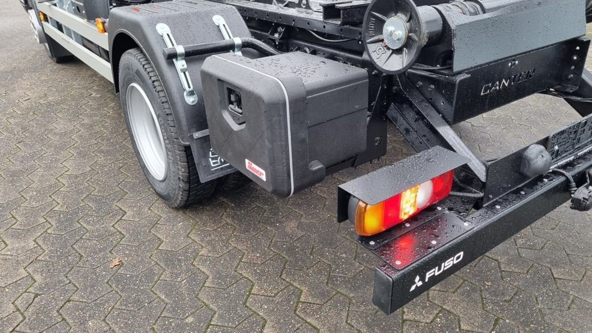 Camion ampliroll FUSO FUSO 9C18 City Abrollkipper + Ladekran m.Greifer