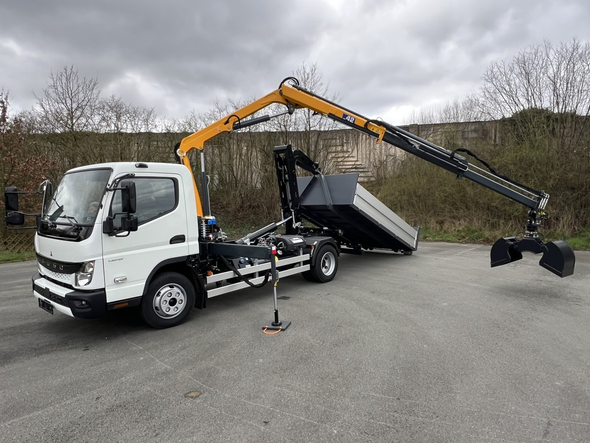 Camion ampliroll FUSO FUSO 9C18 City Abrollkipper + Ladekran m.Greifer