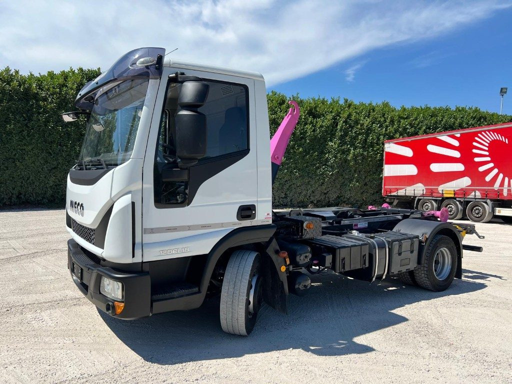 Camion ampliroll IVECO 120EL18 SCARRABILE