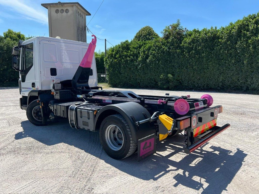 Camion ampliroll IVECO 120EL18 SCARRABILE