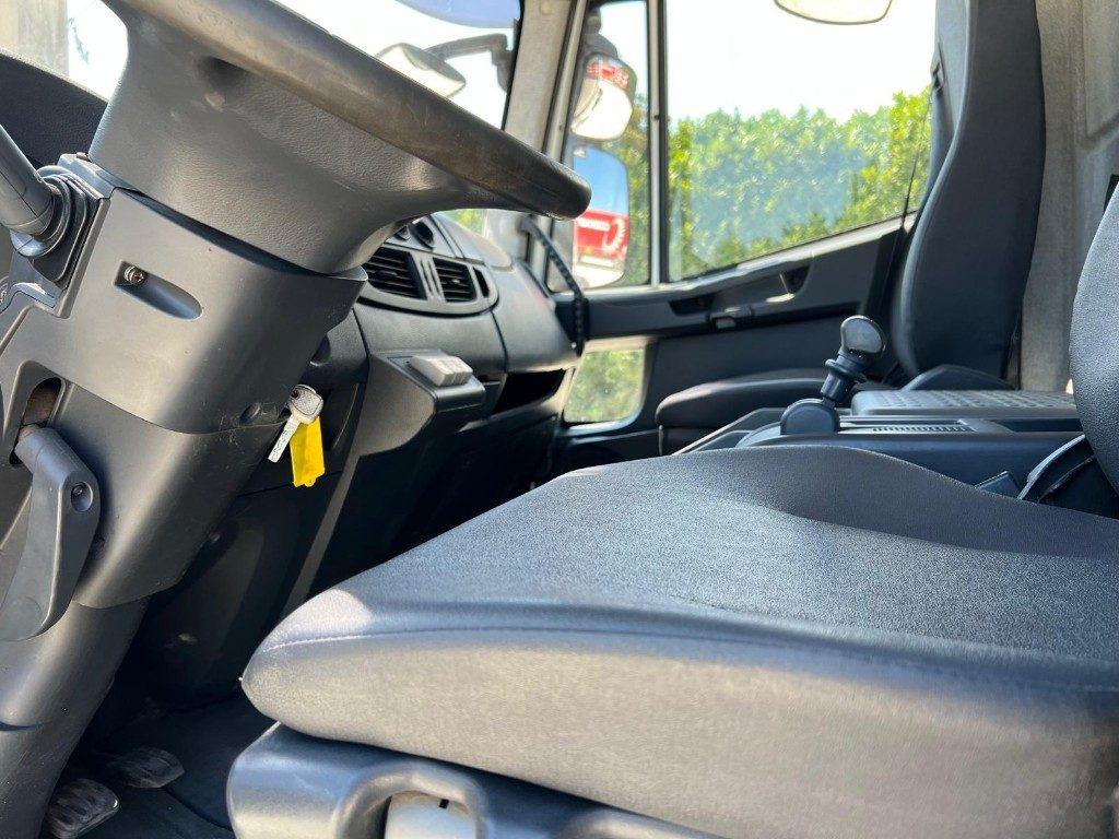 Camion ampliroll IVECO 120EL18 SCARRABILE