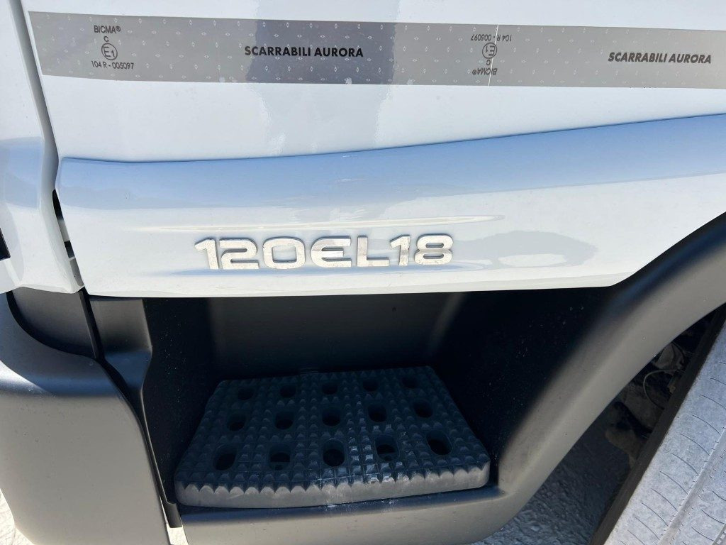 Camion ampliroll IVECO 120EL18 SCARRABILE