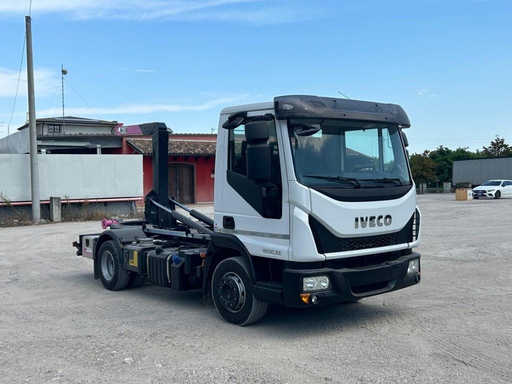 Camion ampliroll IVECO 120EL22 CON SCARRABILE NUOVO