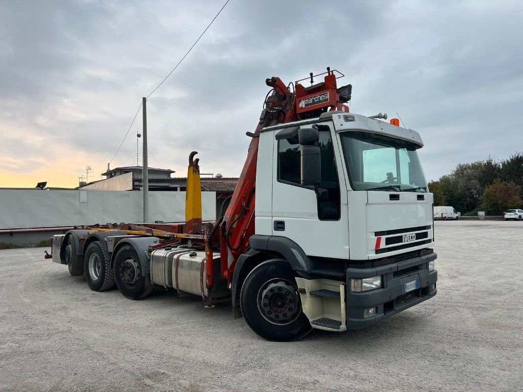 Camion ampliroll IVECO 260E43 EUROTECH USATO SCARRABILE CON GRU