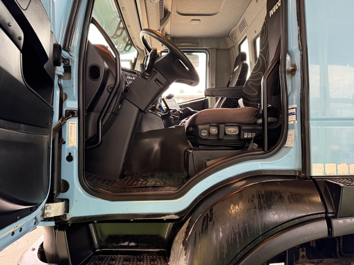 Camion ampliroll IVECO 340T45 Trakker  8x4