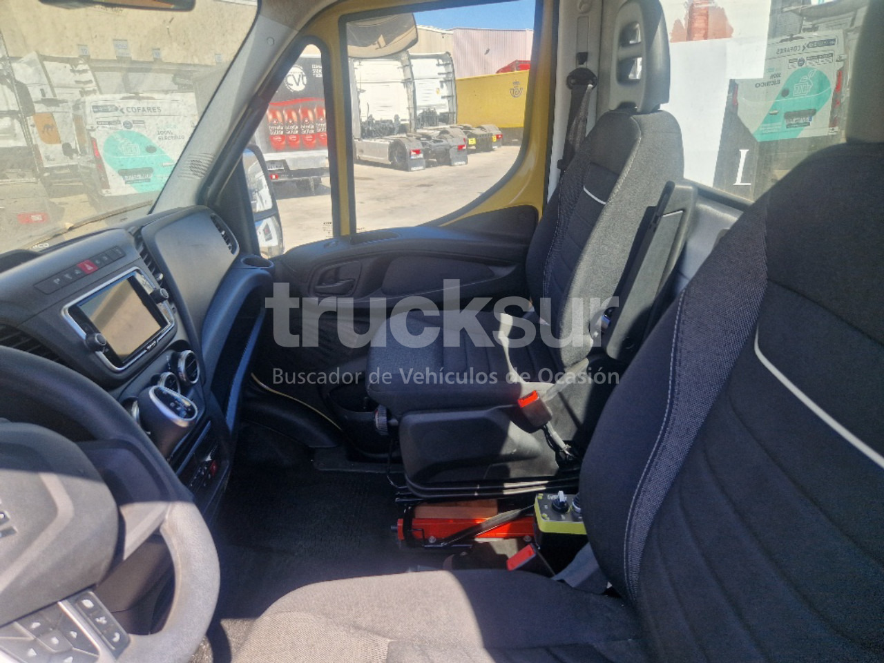 Camion ampliroll IVECO 55S18H