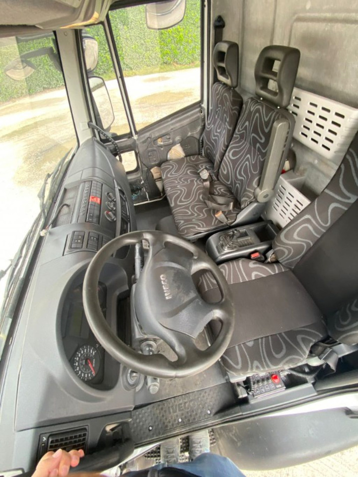 Camion ampliroll IVECO EUROCARGO 120E25 SCARRABILE
