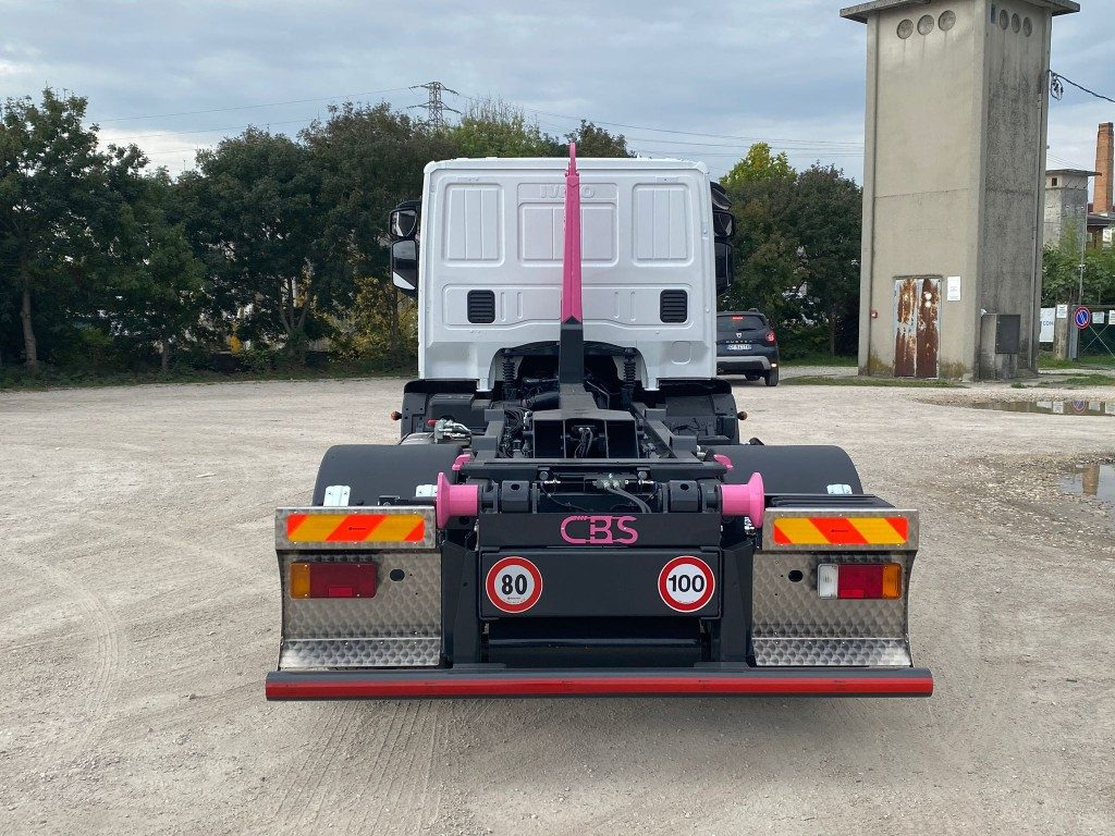 Camion ampliroll IVECO EUROCARGO 120E25 SCARRABILE
