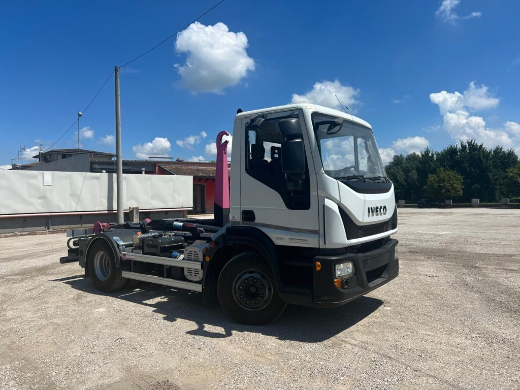 Camion ampliroll IVECO EUROCARGO 160E25 SCARRABILE
