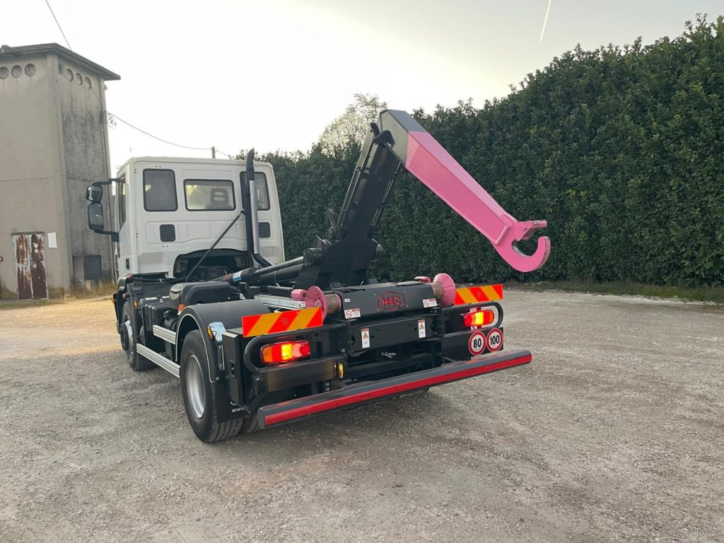 Camion ampliroll IVECO EUROCARGO 160E25 SCARRABILE